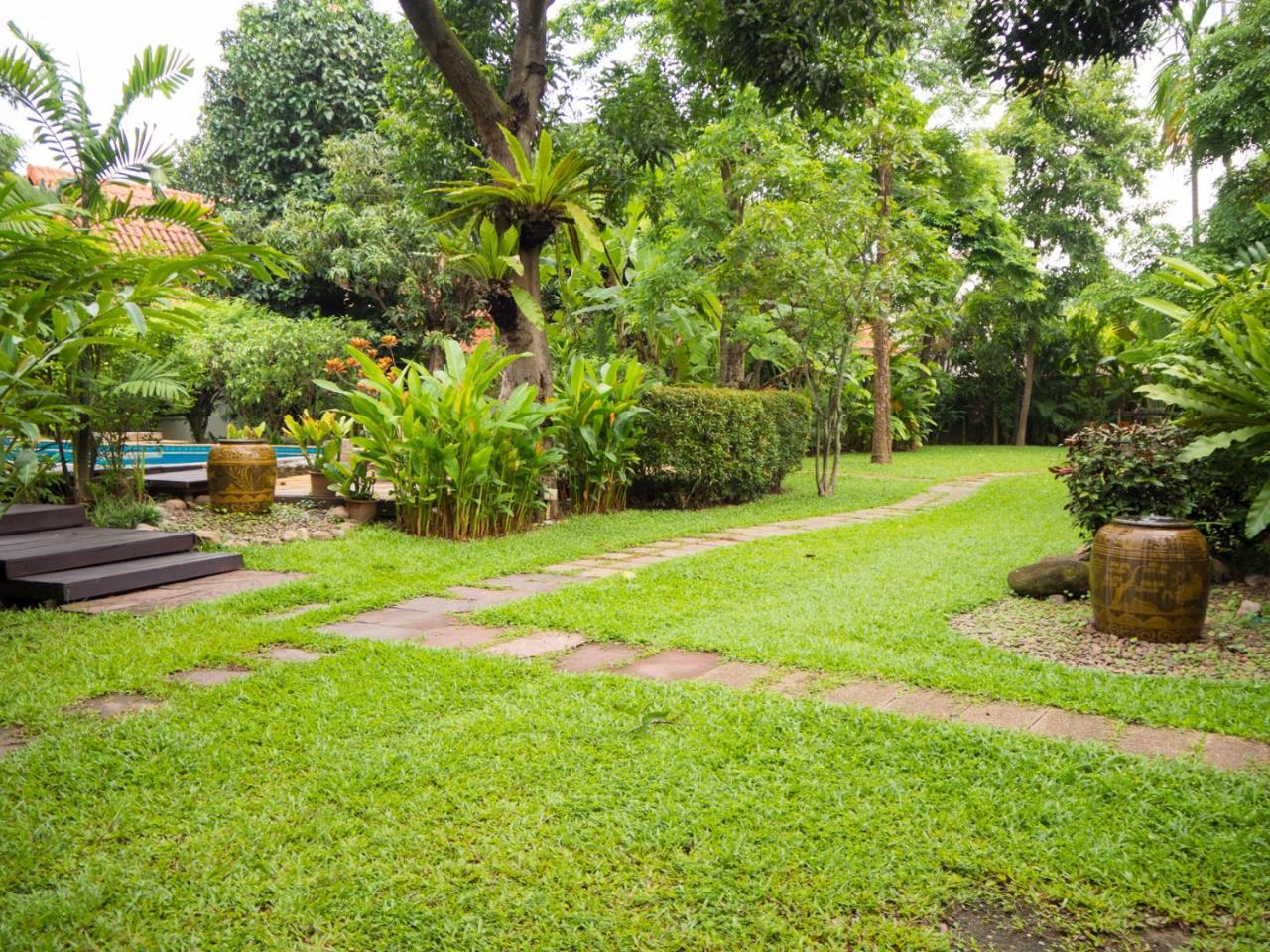 Baan Orapin Bed & Breakfast Chiang Mai Exterior photo